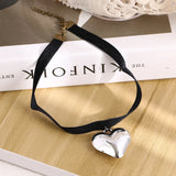 Hivava Exaggerated Big Love Heart Pendant Short Choker Necklace for Women Goth Black Velvet Adjustable Chain Valentines Day Wed Jewelry